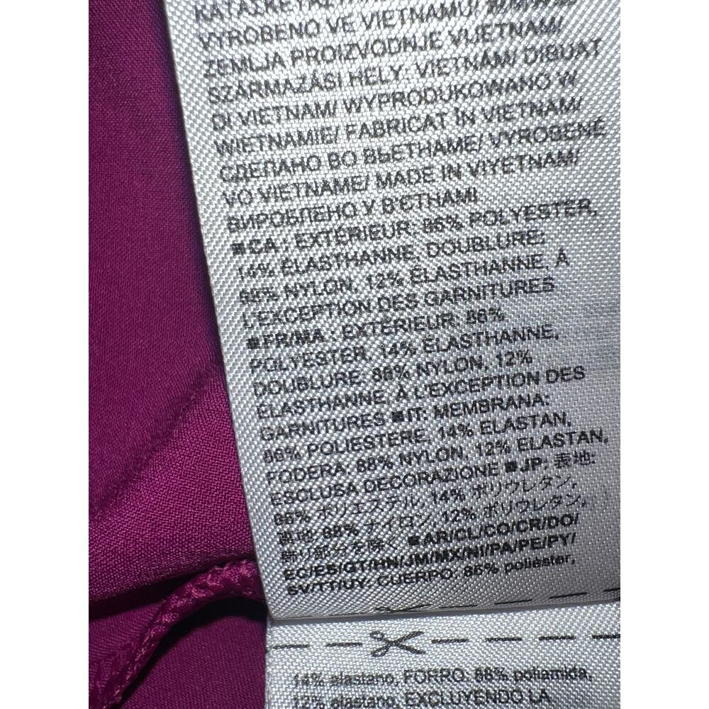 Gap fit women’s athletic dress with built in shorts - Picture 9 of 11